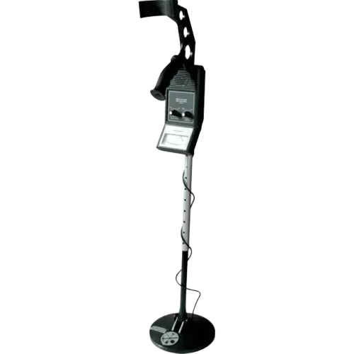 Bounty Hunter VLF Metal Detector, User-Friendly with Power & Sensitivity Control, Trash Eliminator for efficient Searching, and Requires 2 9-Volt Batteries for Optimal Performance and Convenience.