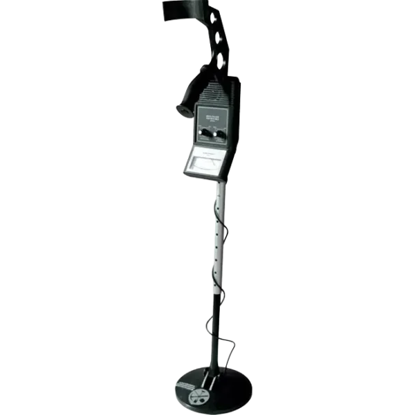 Bounty Hunter VLF Metal Detector, User-Friendly with Power & Sensitivity Control, Trash Eliminator for efficient Searching, and Requires 2 9-Volt Batteries for Optimal Performance and Convenience.